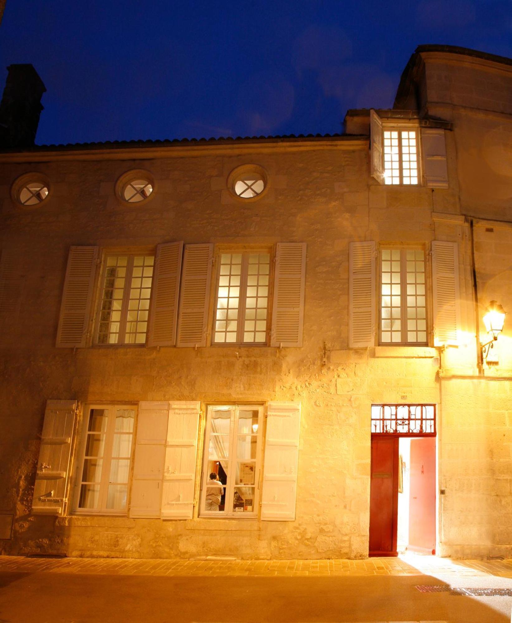 La Porte Rouge - The Red Door Inn Saintes Esterno foto
