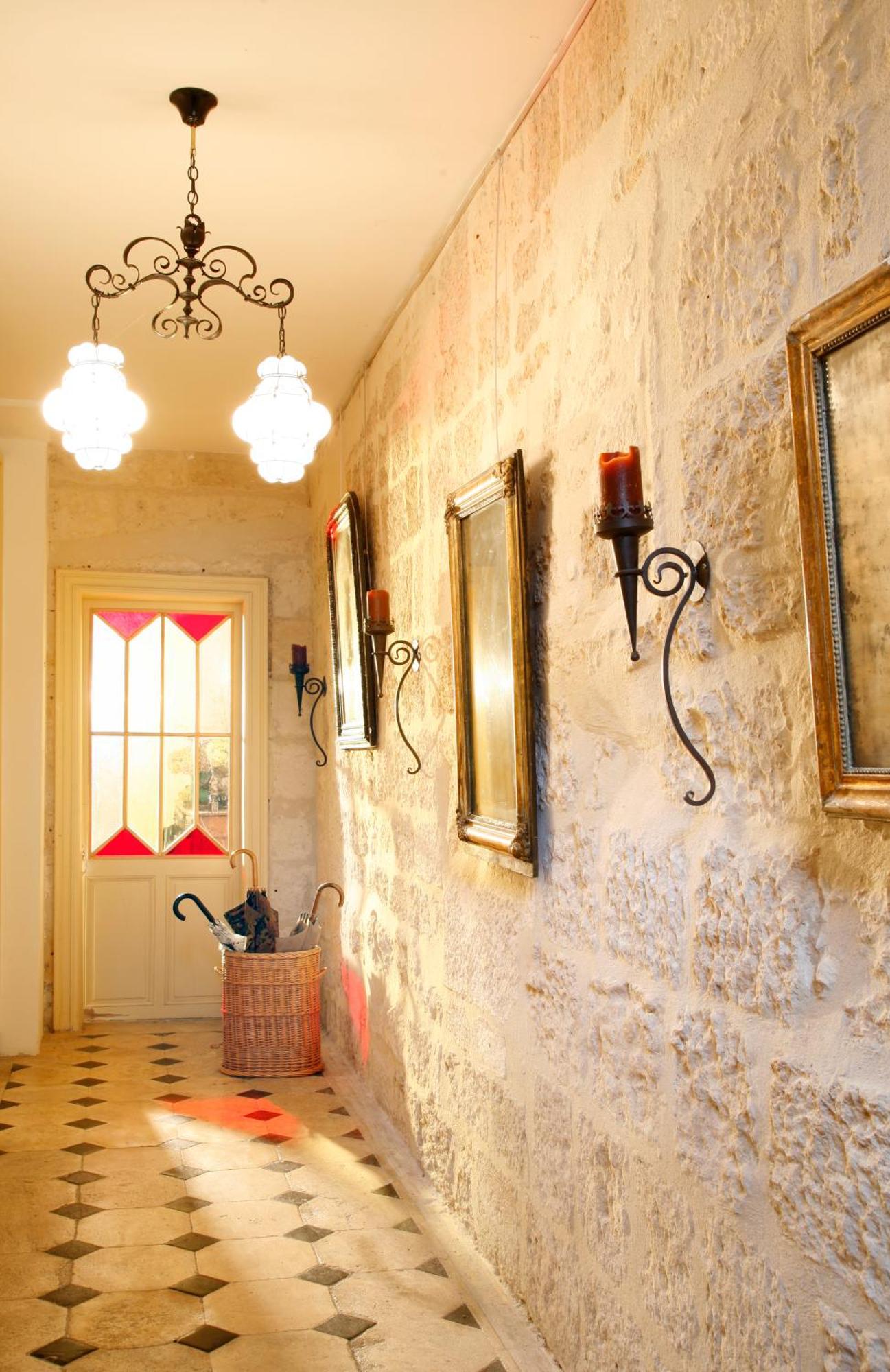 La Porte Rouge - The Red Door Inn Saintes Esterno foto