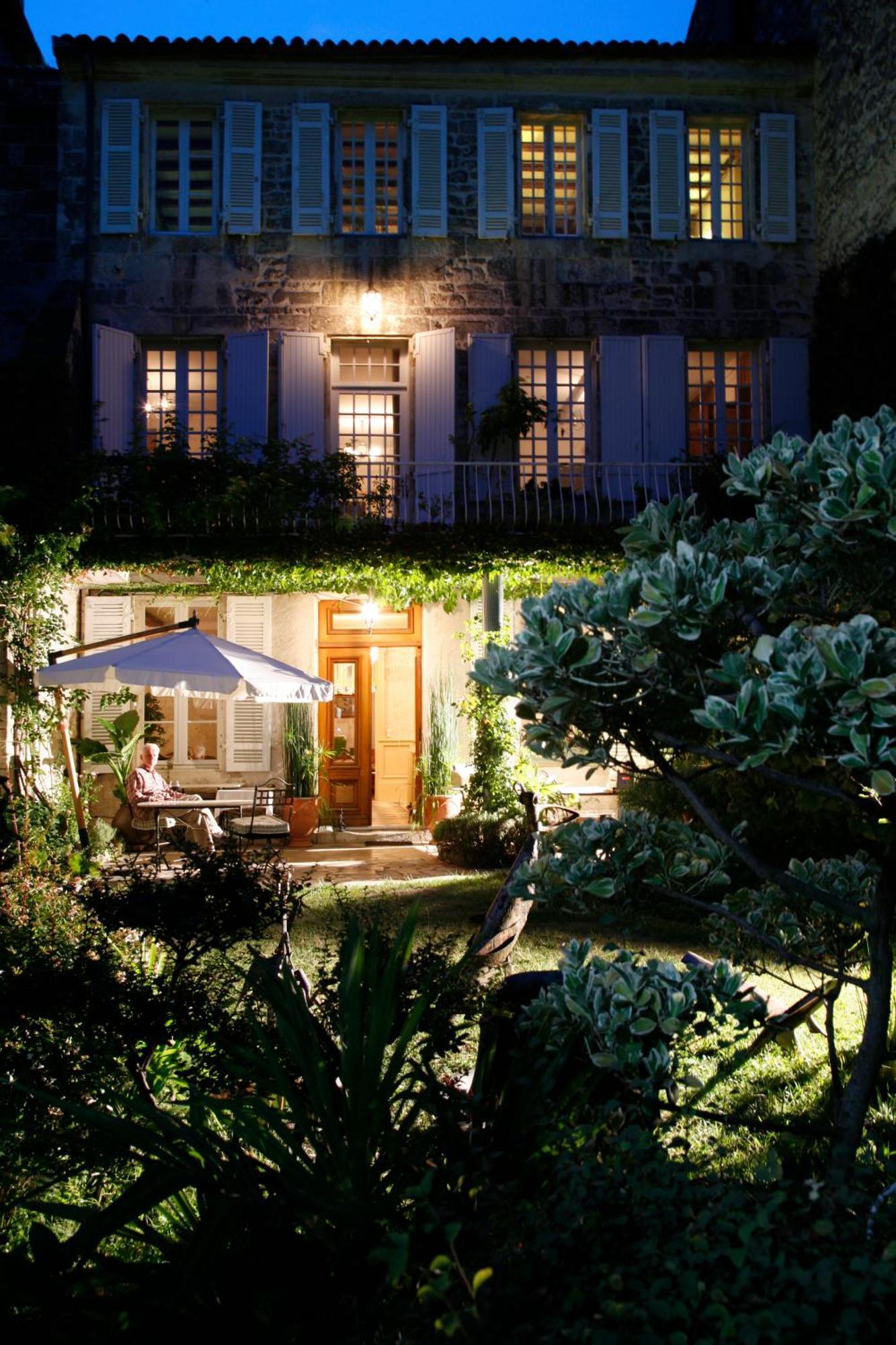 La Porte Rouge - The Red Door Inn Saintes Esterno foto